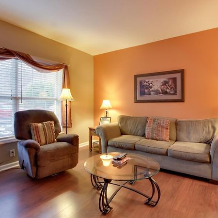 Parkway Condo About Walk To Island In Pigeon Forge! 외부 사진