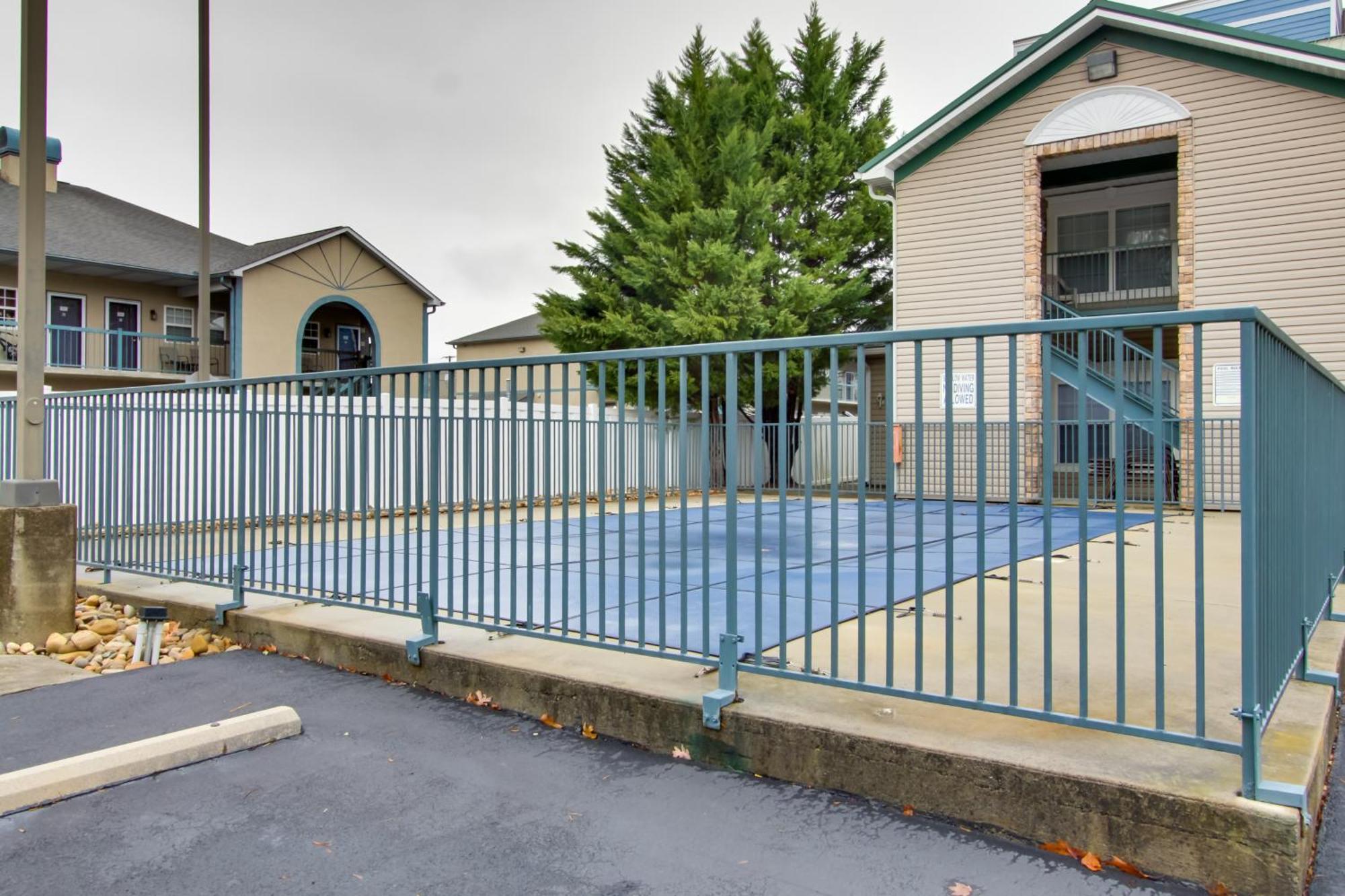 Parkway Condo About Walk To Island In Pigeon Forge! 외부 사진